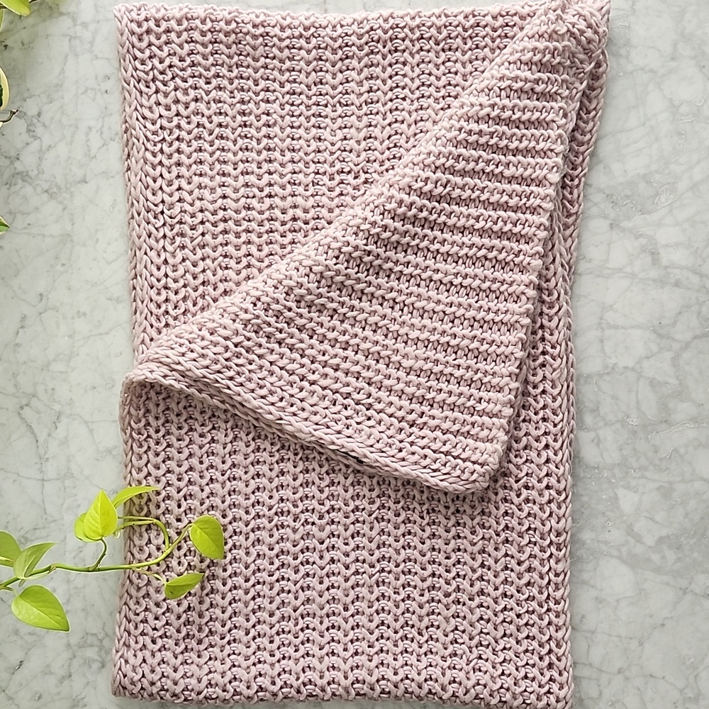 🌼 NWOT cozy pastel purple/mauve chunky scarf